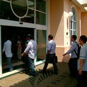 Controle de acesso do público.
