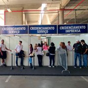 Locação de equipamentos e suporte técnico para o show.
